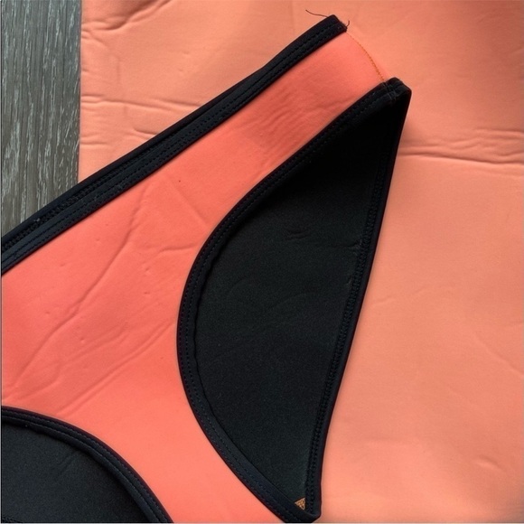 Triangl Swimwear bikini bottom & bag. Medium - Picture 13 of 15